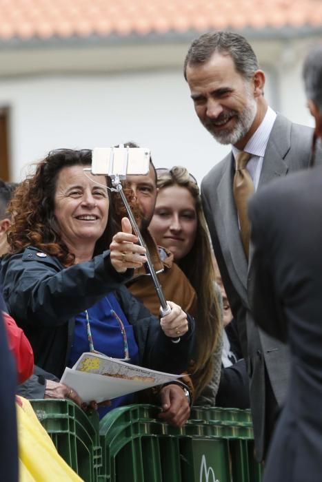 El Rey, impresionado con la "fabrica de luz" de Somiedo