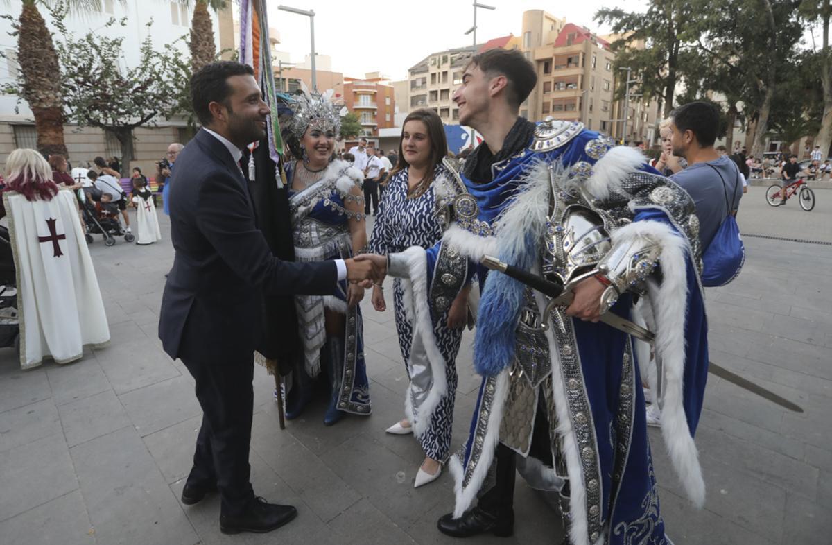 Los Moros y Cristianos de Sagunt rinden homenaje a Vicente Vayà
