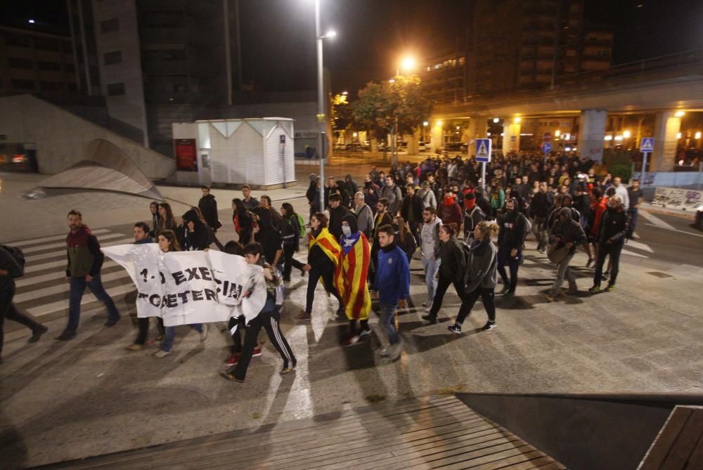 Envaeixen les vies del TAV a Girona en l'anivesari de l'1-O