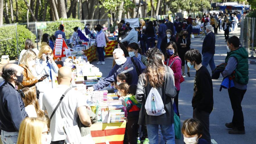 Zaragoza celebra el éxito de su multitudinario Día del libro