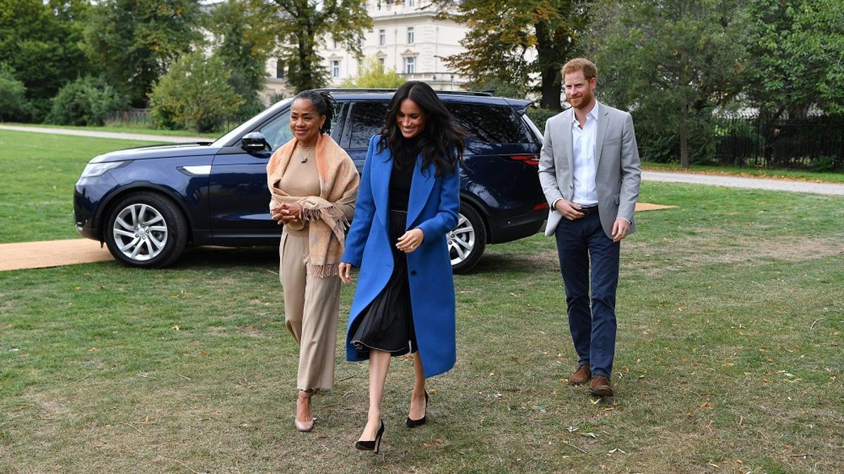 Tú también querrás llenar de azul el otoño, como Meghan Markle