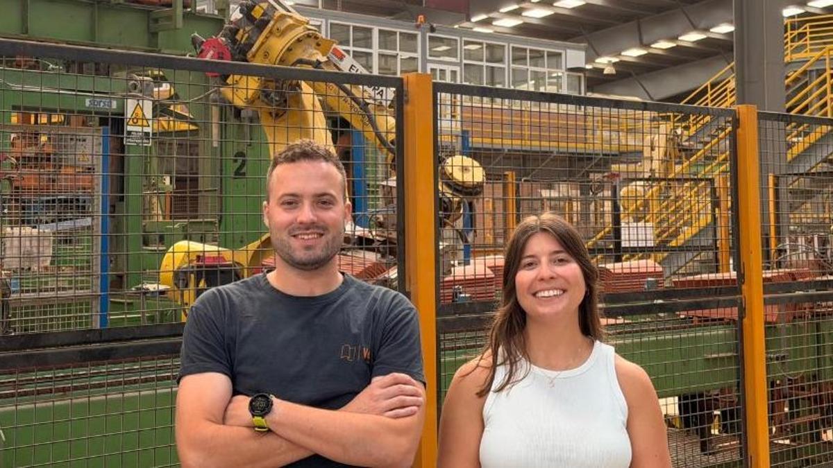David del Río y Lucía Verea en la fábrica