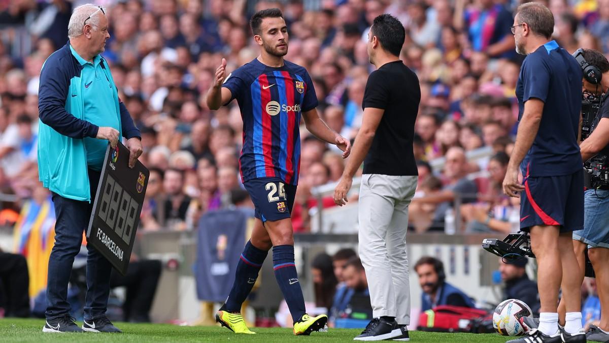 Eric Garcia y Xavi Hernández durante el partido contra el Elche en el Camp Nou