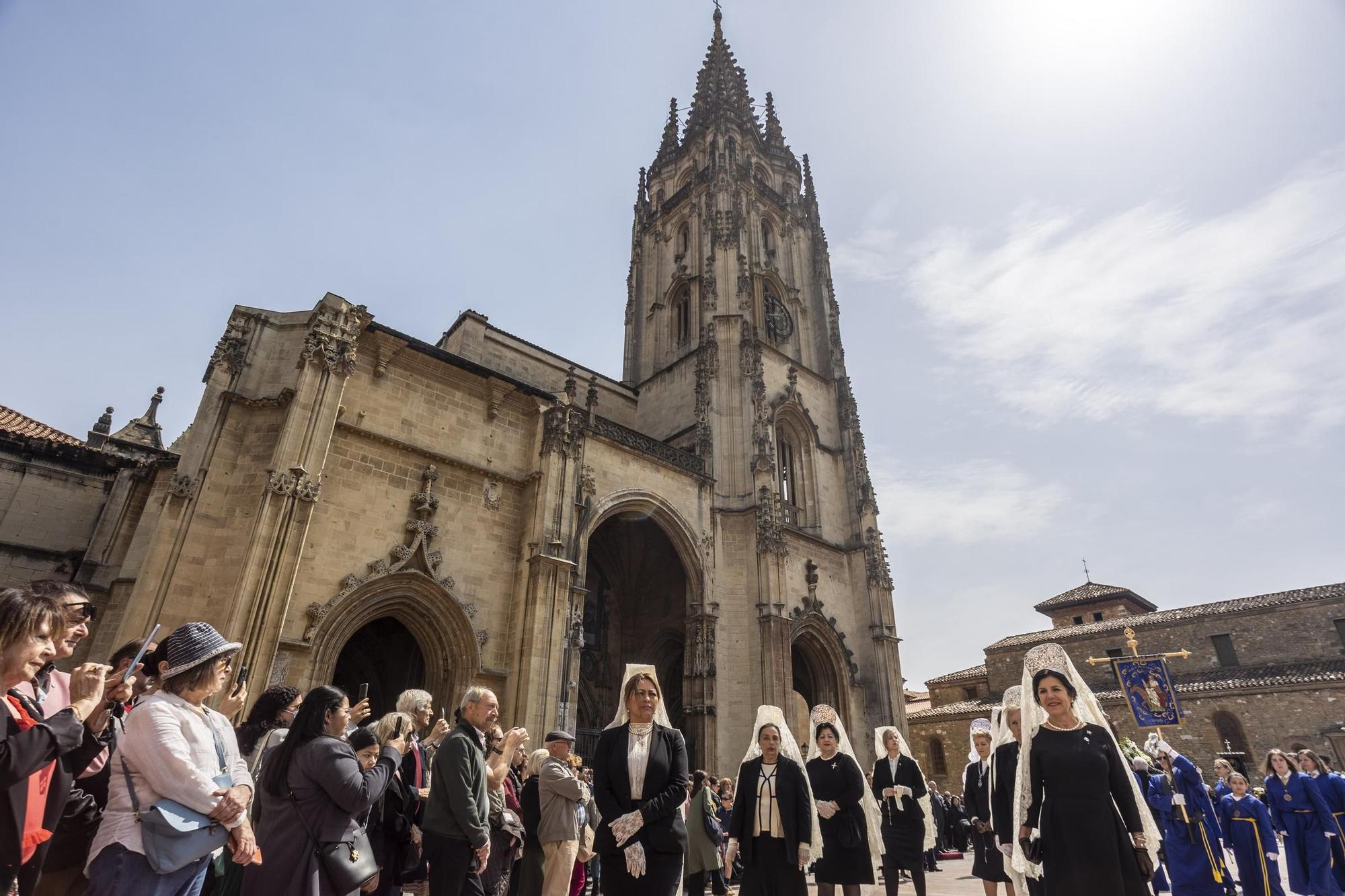 Oviedo despide a lo grande la Semana Santa: mira las fotos de la procesión del Resucitado