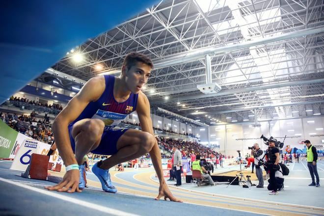 Lucas Búa, momentos antes de tomar la salida en la final de 400 m del Campeonato de España Absoluto de atletismo en pista cubierta que se disputa en Antequera (Málaga).