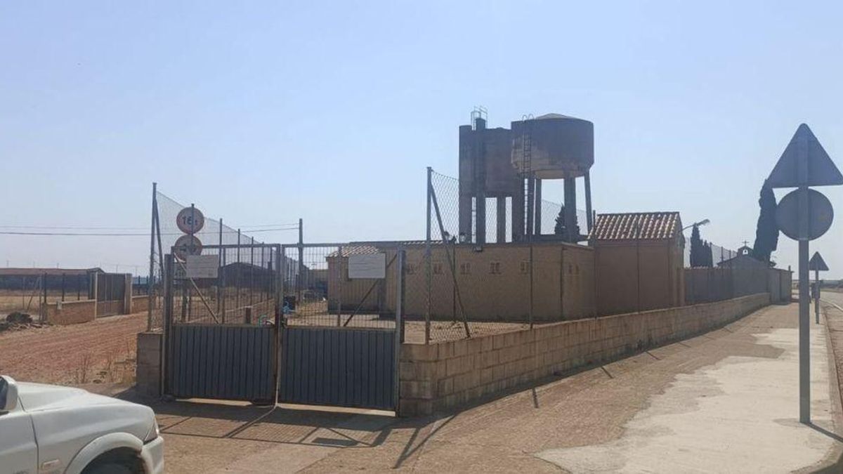 Depósito de agua en Carbajales de Alba.
