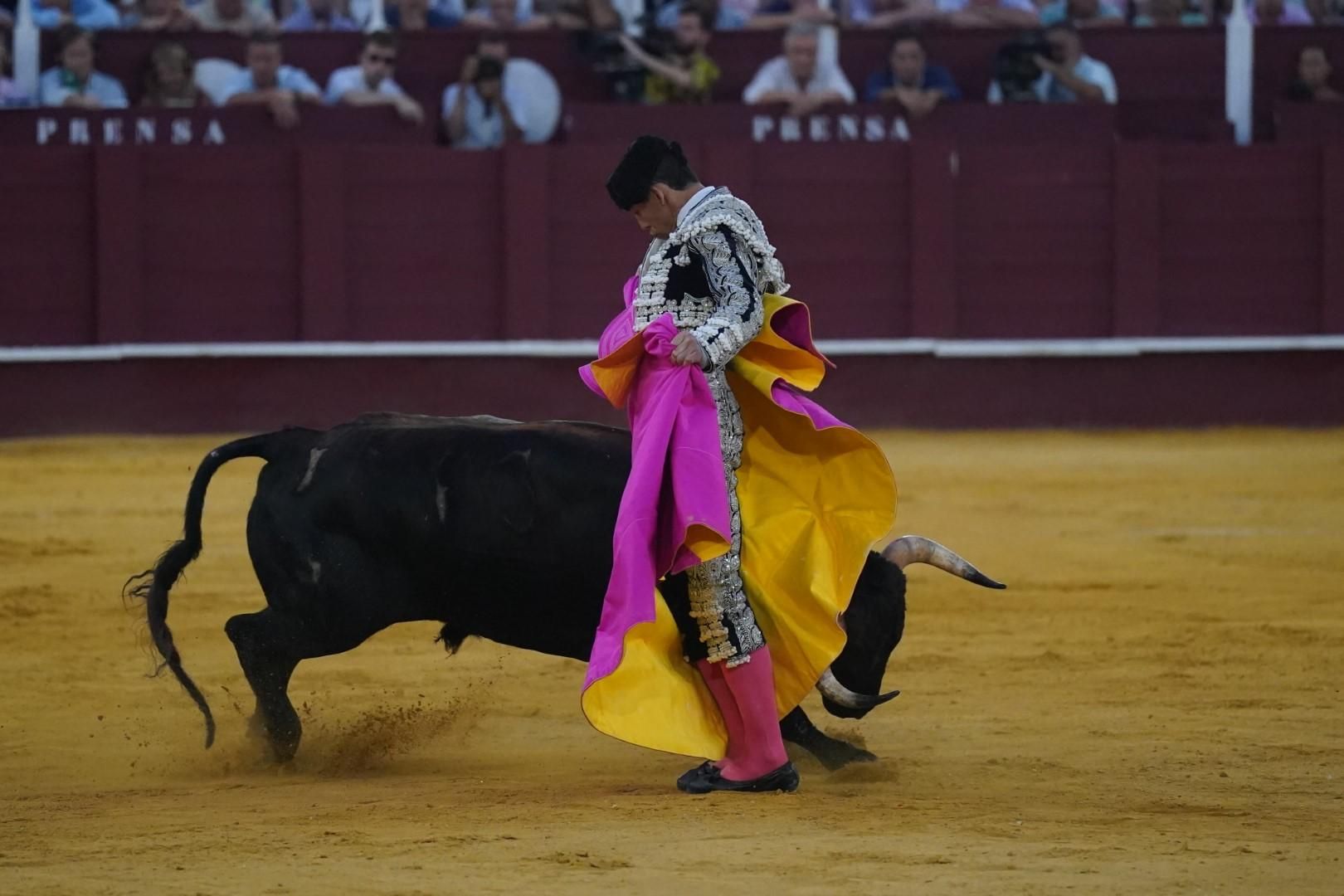 Toros en la Feria I Sexta corrida de abono y puerta grande de Roca Rey