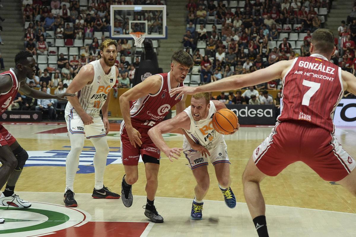 Fotos del partit entre el Bàsquet Girona i el Saragossa Fotos del partit entre el Bàsquet Girona i el Saragossa