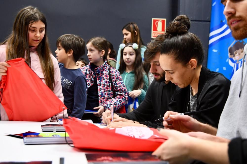 La iniciativa que impulsa LA OPINIÓN y la Fundación RC Deportivo permite sumergir a los jóvenes en los hitos más destacados del club coruñés y conocer a sus jugadores.
