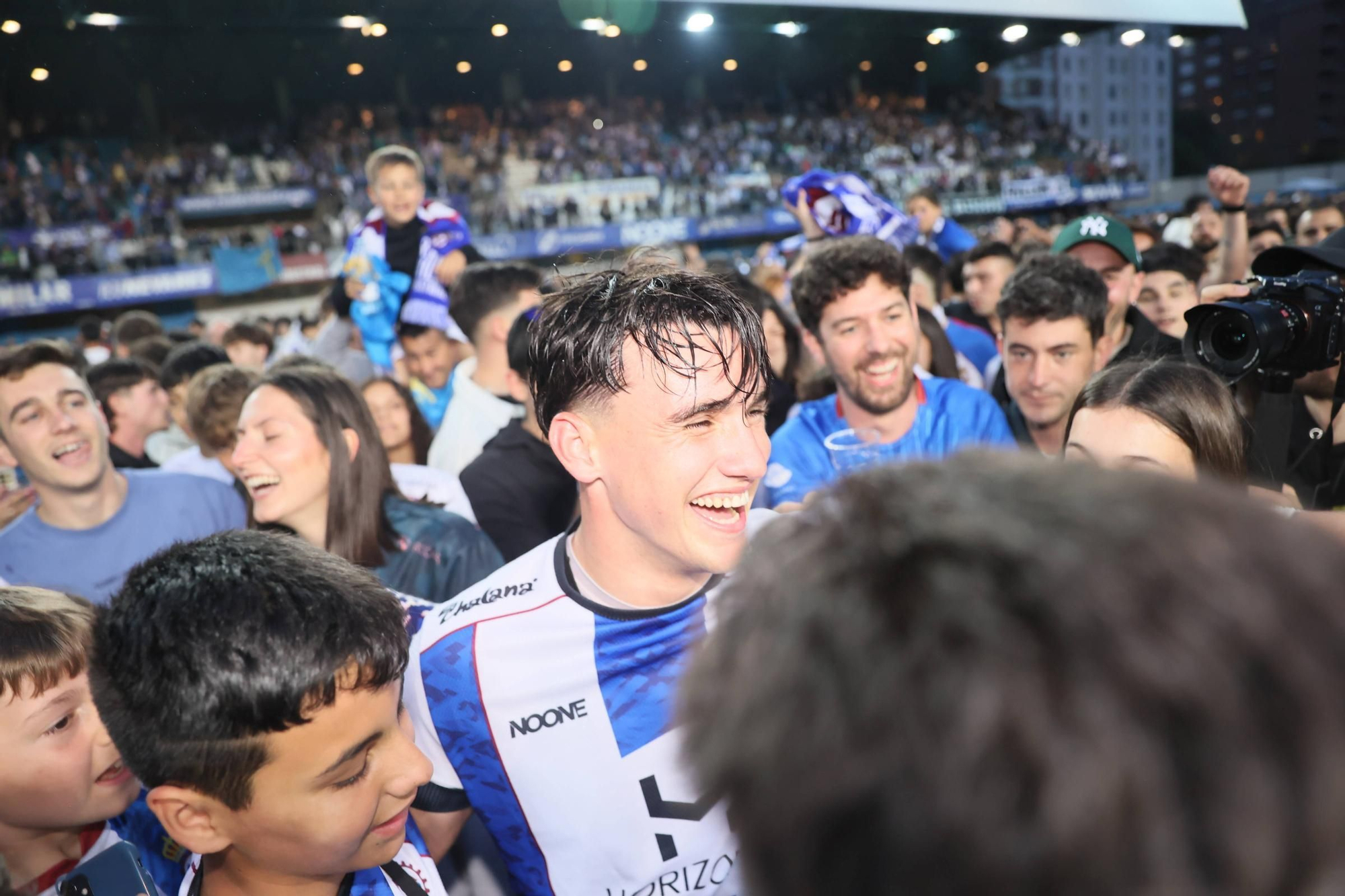 EN IMÁGENES: La final por el ascenso entre Avilés y Rayo Majadahonda vivida en el Suárez Puerta