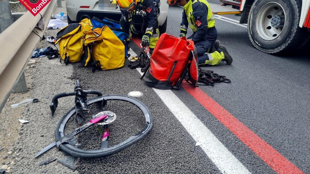 Un accidente de tráfico de un ciclista en la provincia de Alicante