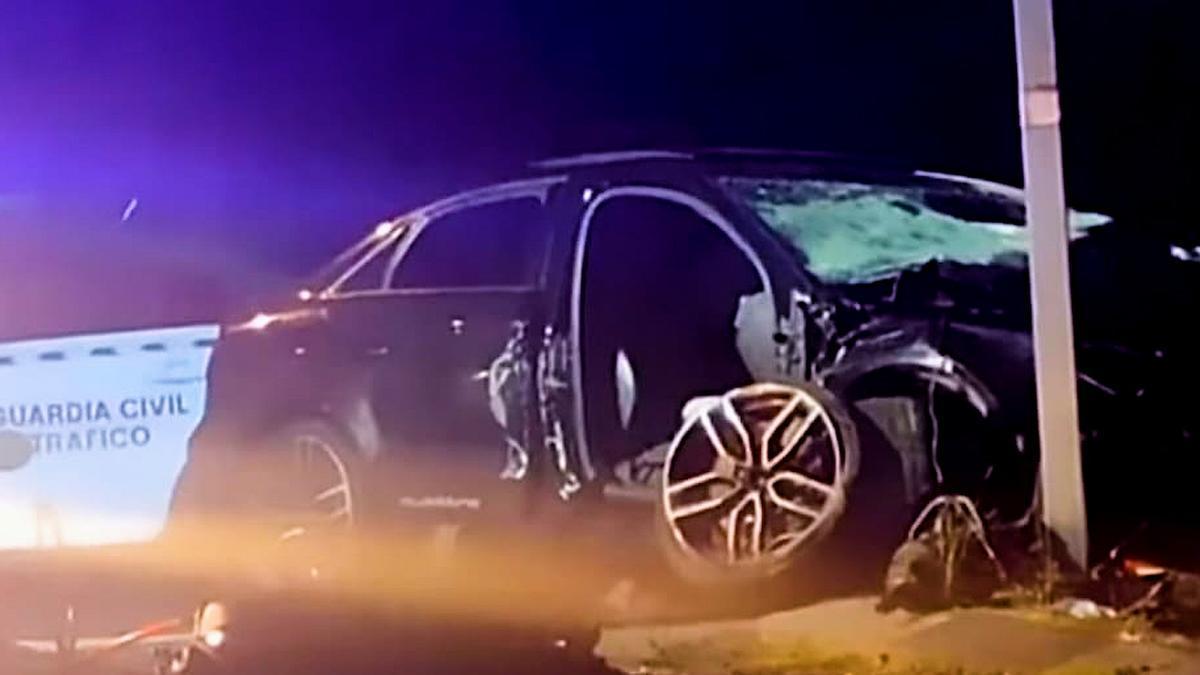 Vídeo: Dos treintañeros muertos y otro herido grave tras una brutal colisión