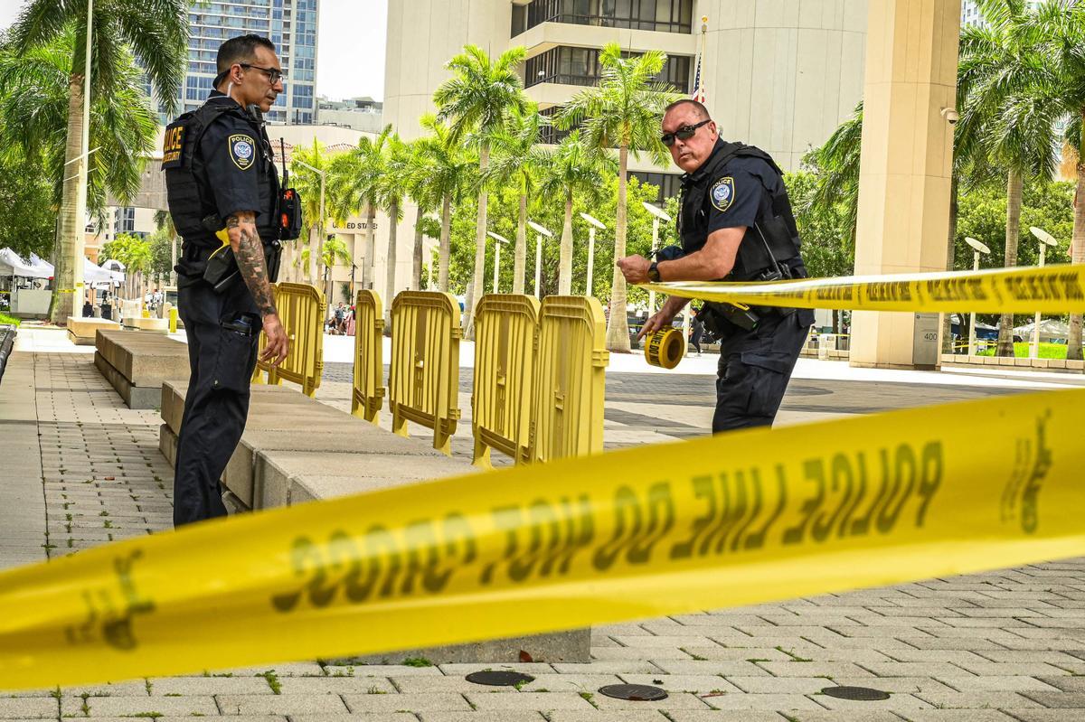 Tensió i temor de violència davant la compareixença de Trump a Miami per ser imputat