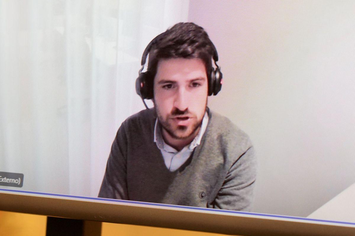 Guillermo Roth se conectó por vídeoconferencia.