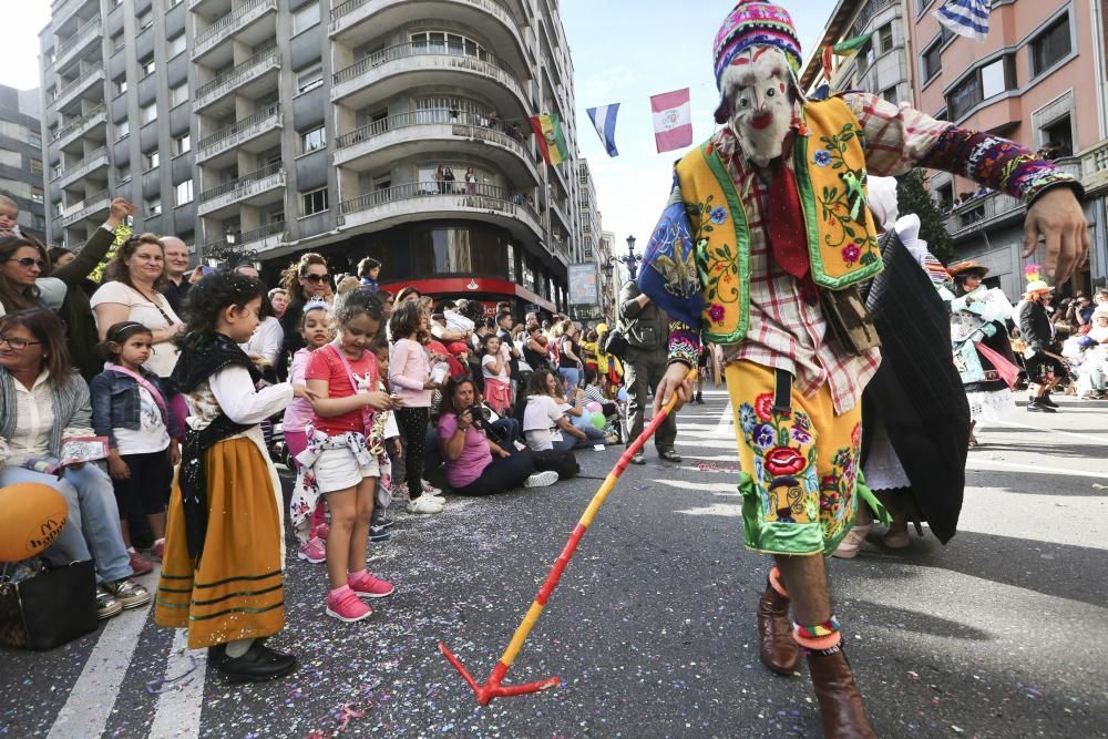 Desfile del Día de América en Asturias dentro de las fiestas de San Mateo de Oviedo