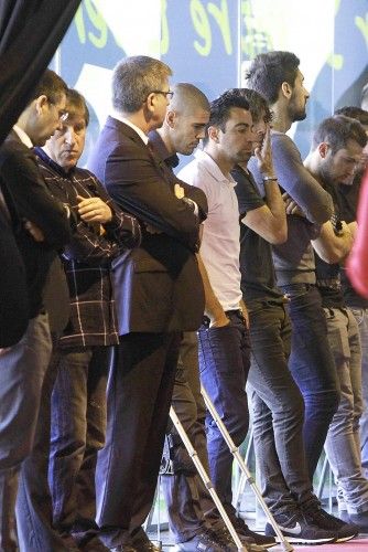 Jugadores y directivos del Barcelona despiden a Tito Vilanova en el Camp Nou