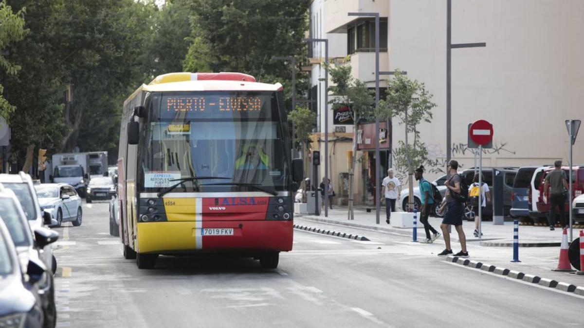 Balears recibe 43 millones del Estado para financiar el transporte público | VICENT MARÍ