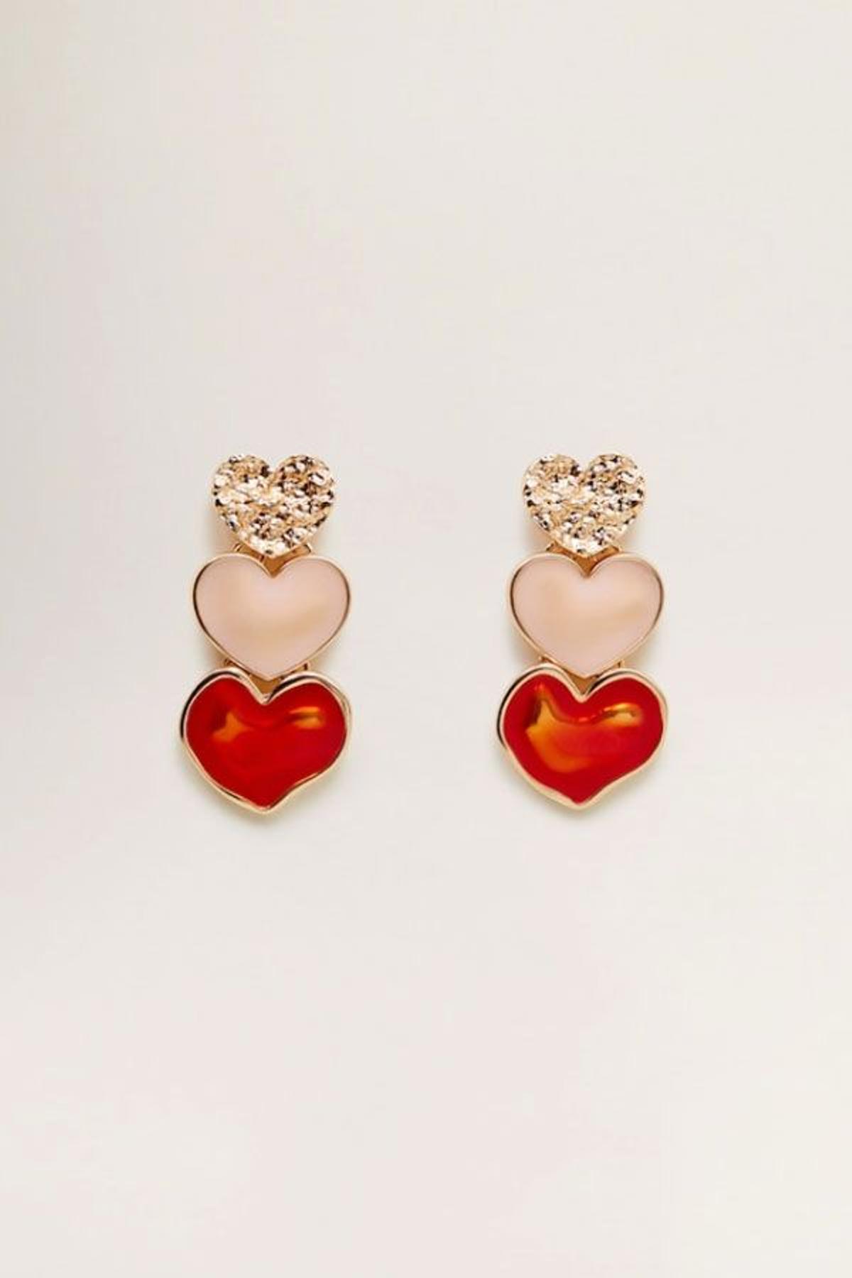 Regalos con 'love' para San Valentín: pendientes de Mango