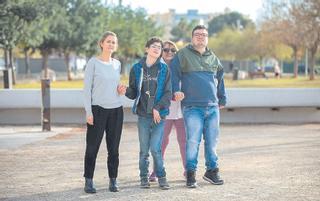 Madres de hijos con discapacidad: Lo que nadie te cuenta cuando cumplen 18 años