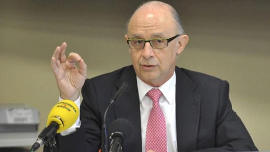 Montoro no descarta una subida del IVA