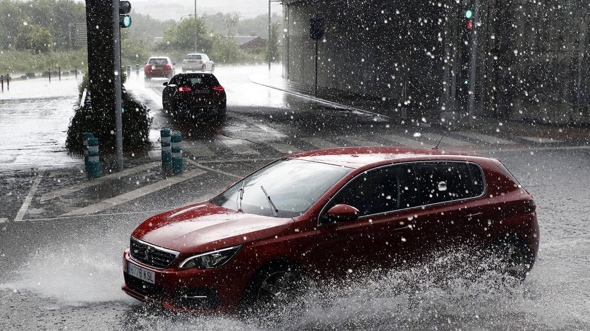 Tarde de fuertes tormentas y granizada en Santiago