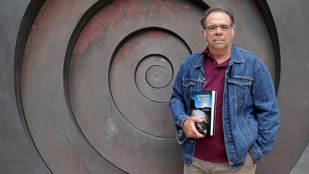 El escritor y periodista Luis Socorro.