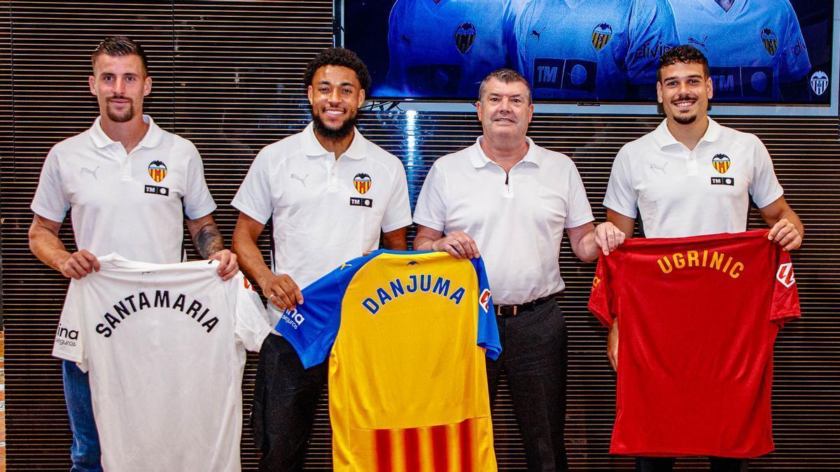Los fichajes de Meriton chocan de lleno con la estabilidad del Valencia CF