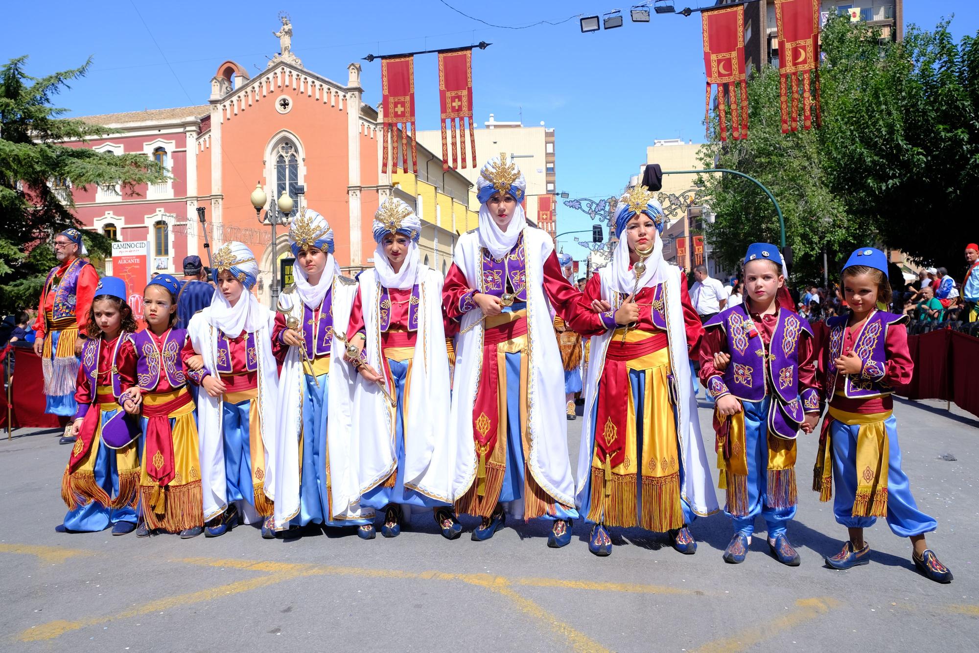 Así ha sido el desfile de La Esperanza de los Moros y Cristianos de Villena