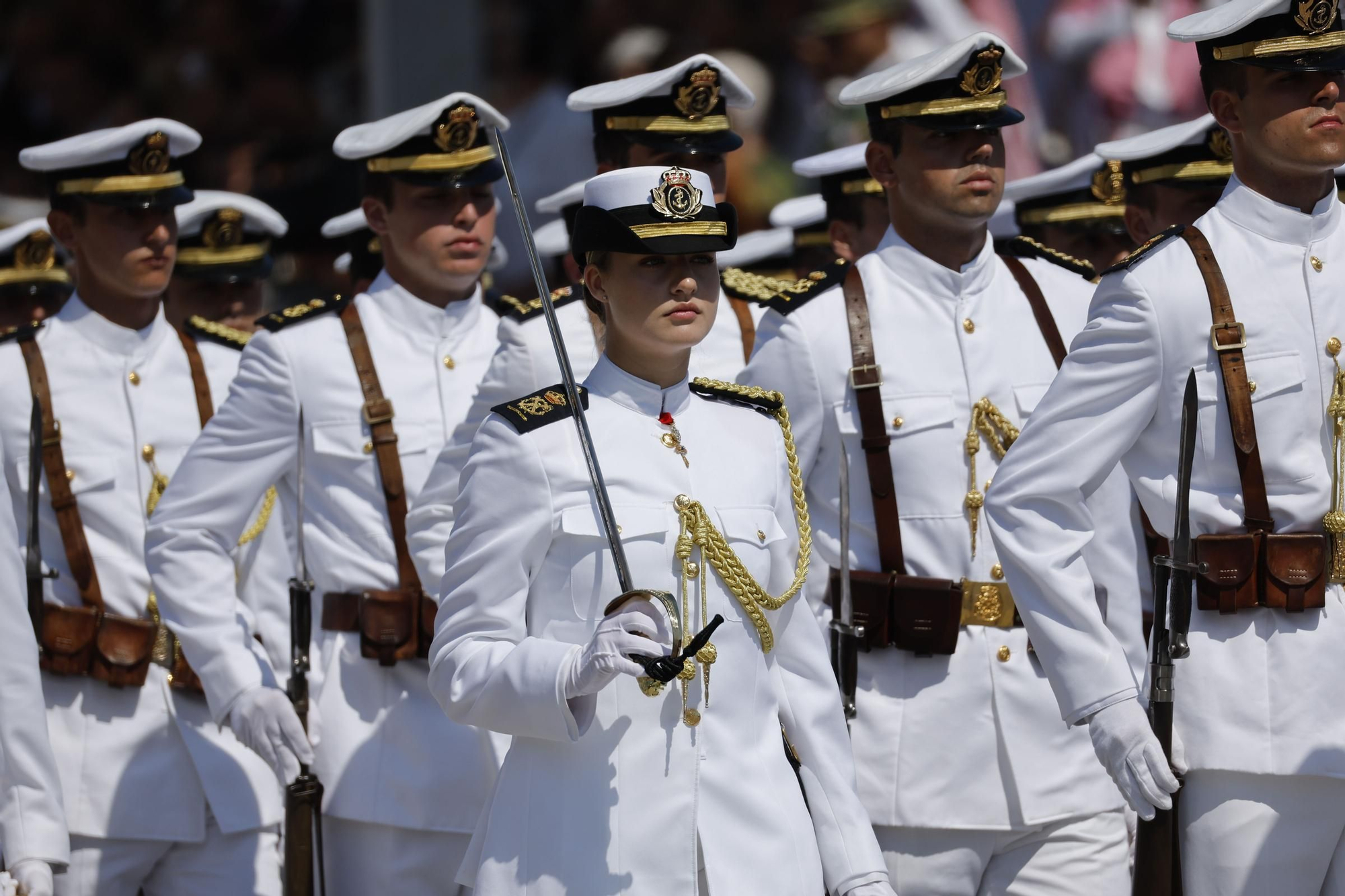 Leonor recibe de manos de Felipe VI la Gran Cruz del Mérito Naval en Marín