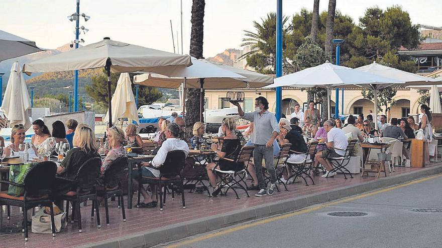 A la espera de que la temporada turística cauterice la herida en Baleares