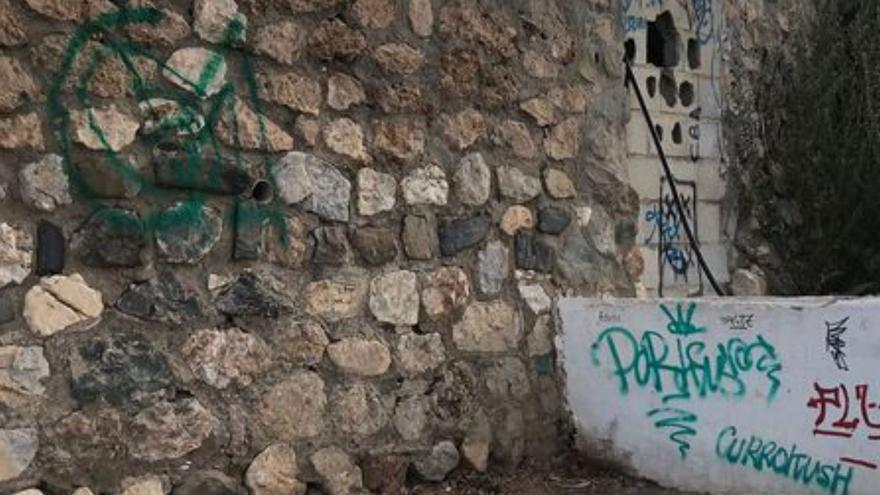 Benalmádena denuncia actos vandálicos en la Torre Vigía de Torremuelle