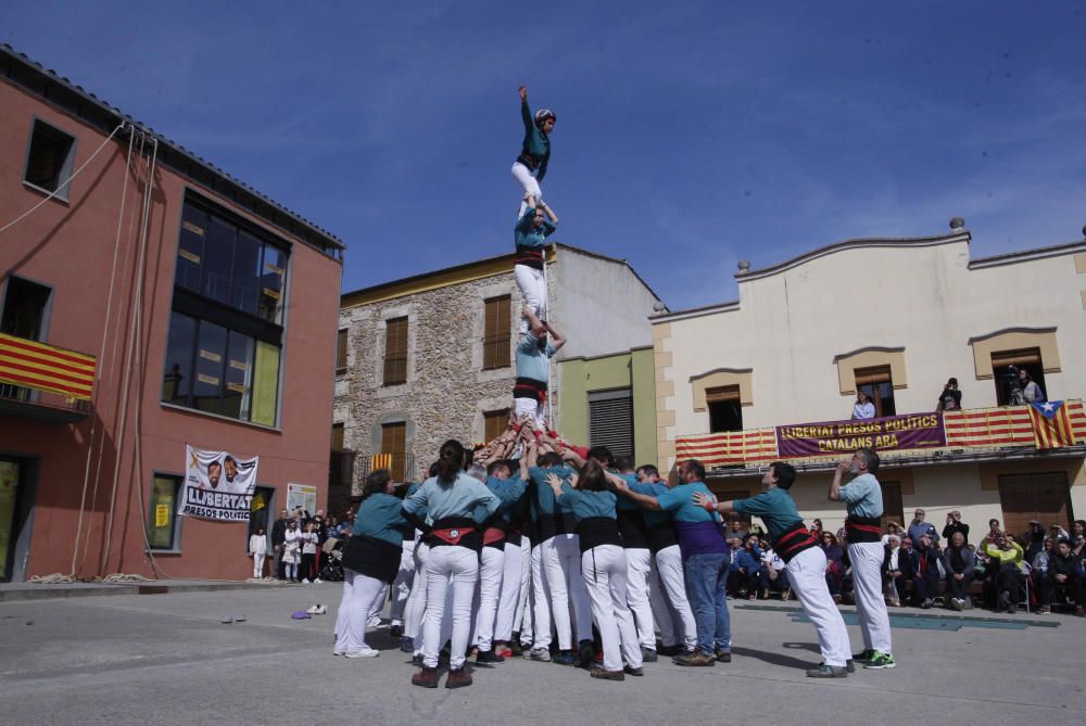 Cornellà del Terri celebra la plantada de l'Arbre i el Ball del Cornut