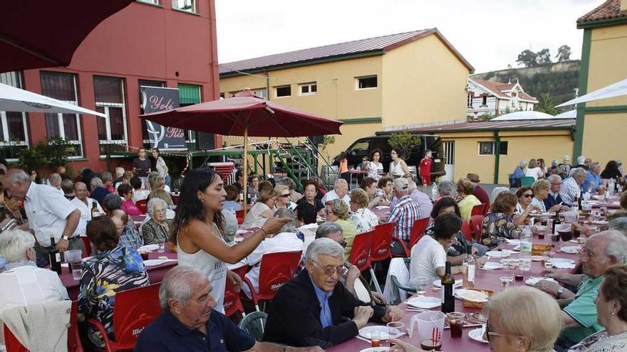 &quot;La Peñona&quot; celebra su fiesta de verano