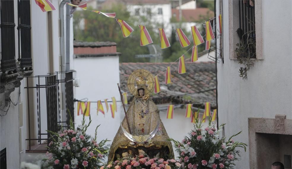 La bajada de la patrona de Cáceres en imágenes