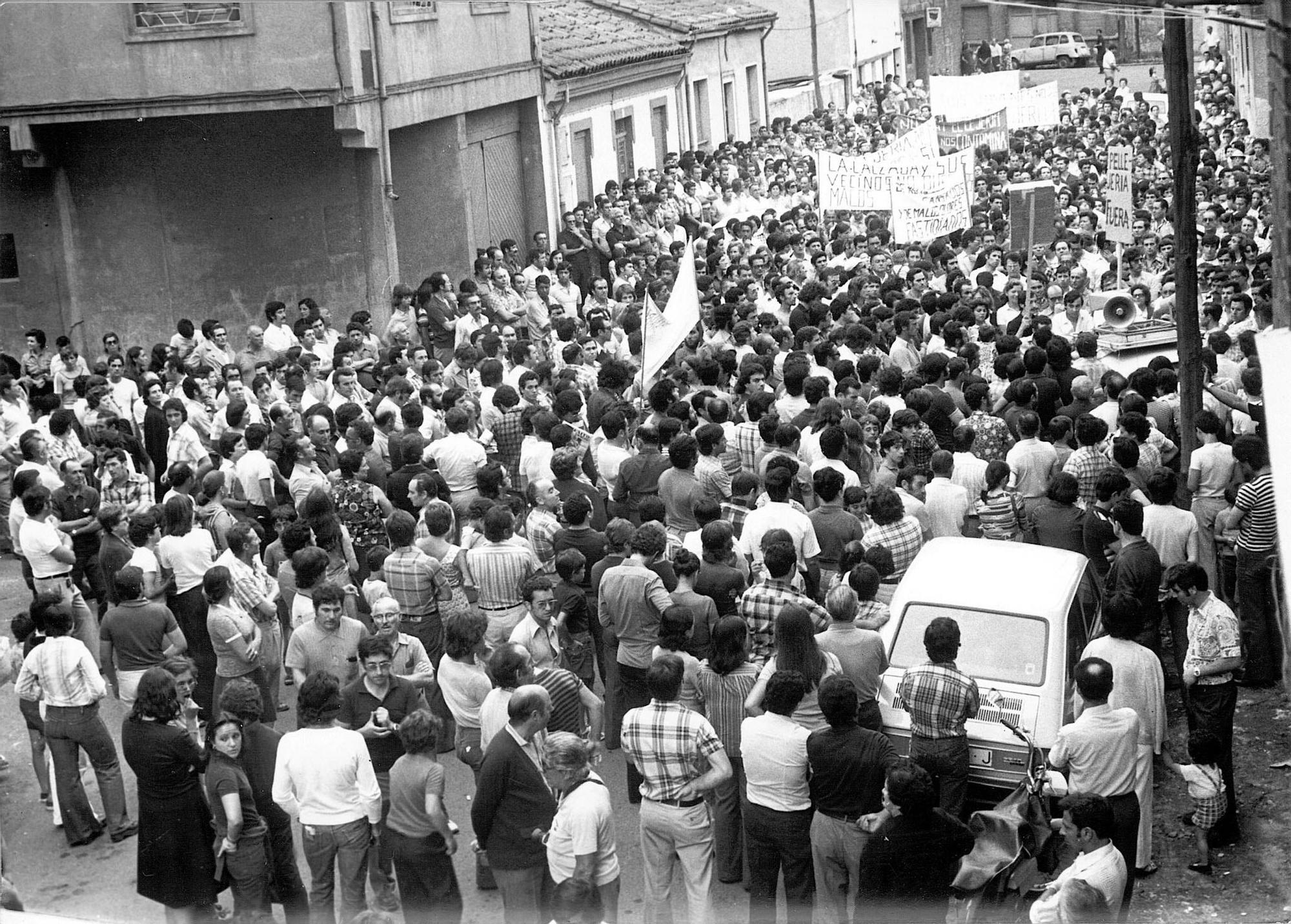 Manifestaci�n contra la Pallejeria en la calle Costa Rica 1978.jpg