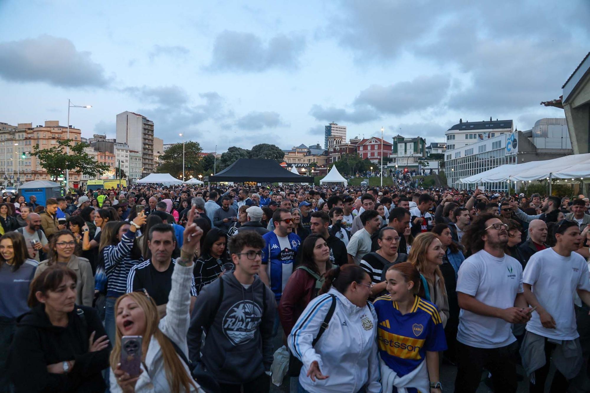 Fiesta blanquiazul en Riazor por el 25ª aniversario de la Liga del Dépor