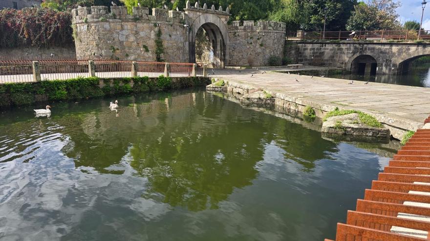 El río O Con vuelve a rozar el desbordamiento en Vilagarcía