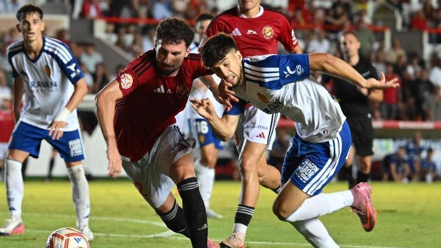 El Real Zaragoza no cambia en Primera Federación y debuta con derrota ante el Nástic de Bakis (2-0)