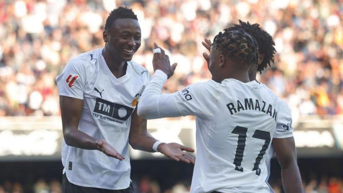 Cambio de equipo y cambio de cara para Umar Sadiq