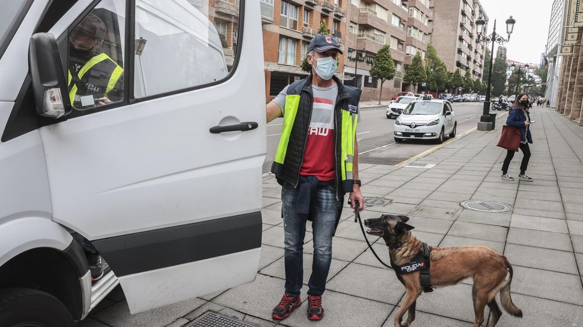 Amenaza de bomba en Oviedo: desalojan el Centro Cívico y acordonan la zona