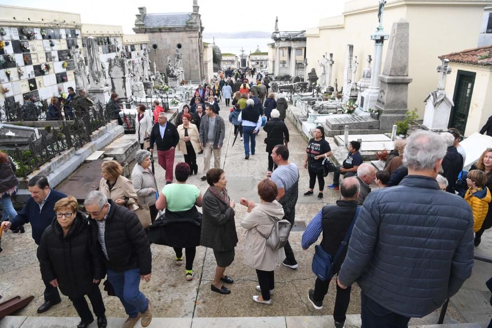 Ofrenda floral en San Amaro por el Día Difuntos