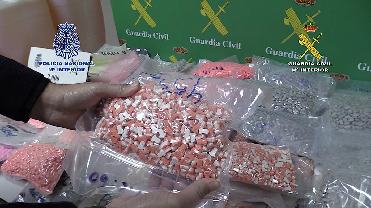 Así son las 827.000 pastillas de MDMA y otras drogas sintéticas incautadas por la Policía y la Guardia Civil