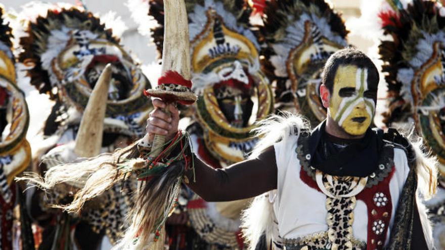 Salinas celebra sus Moros y Cristianos