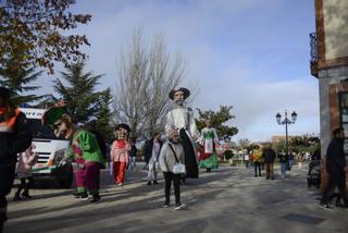 Desfile de cabezudos y gigantes, y juegos tradicionales en Benavente