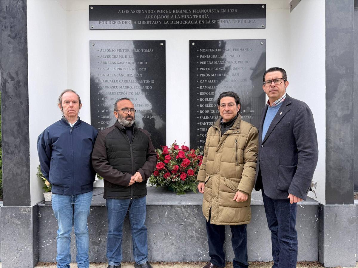 Miguel Ángel Morales, en el cementerio.