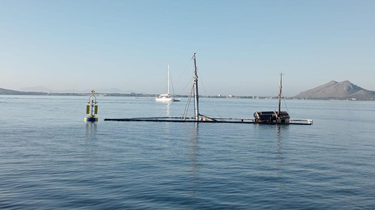 Imagen del barco hundido en la bahía de Pollença.