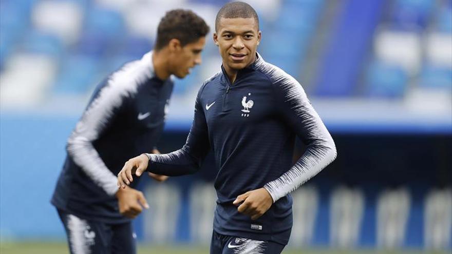 Mbappé ante la garra charrúa