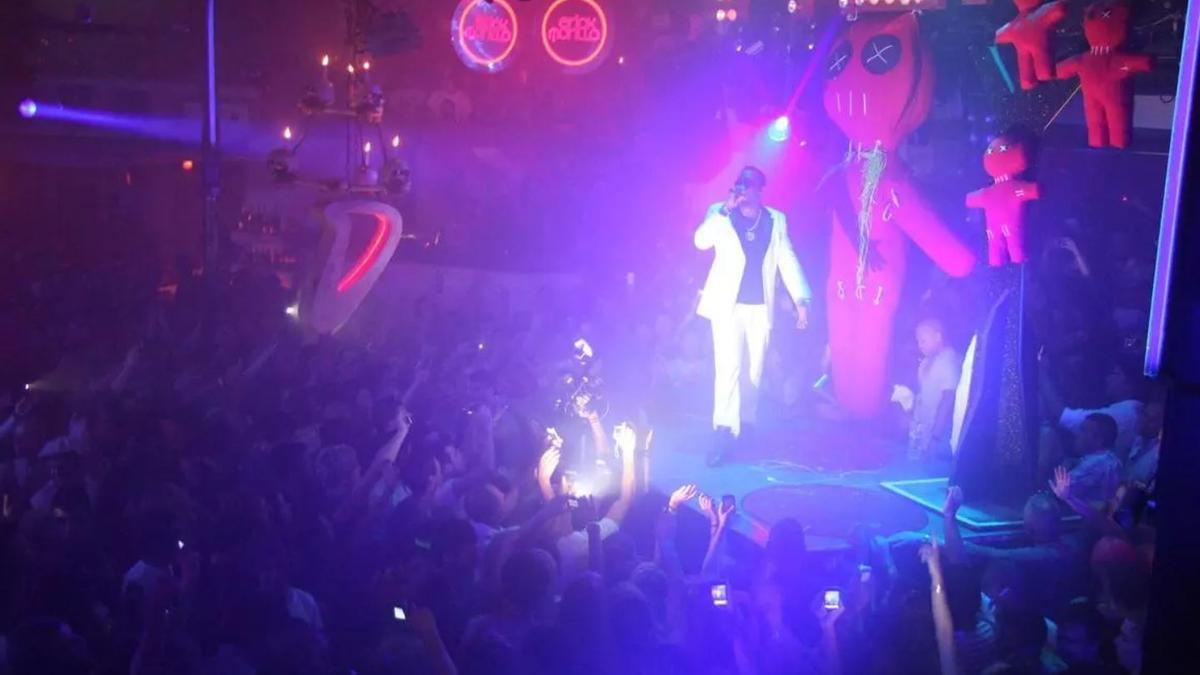Las fiestas de sexo y drogas de un famoso cantante en Ibiza