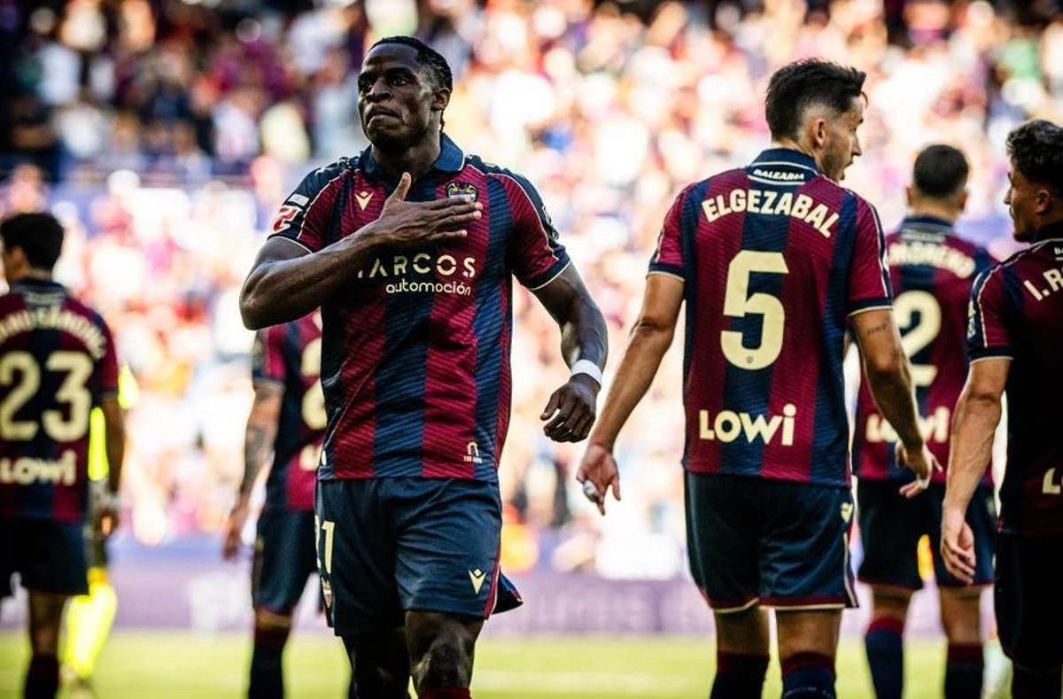 El camerunés Etta Eyong jugará ante el Villarreal y el Levante pagará.