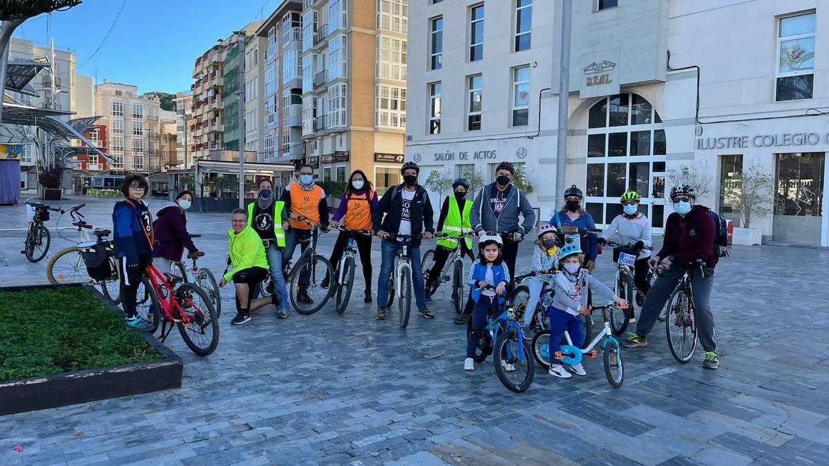 Momento de la salida de la marcha en bicicleta.